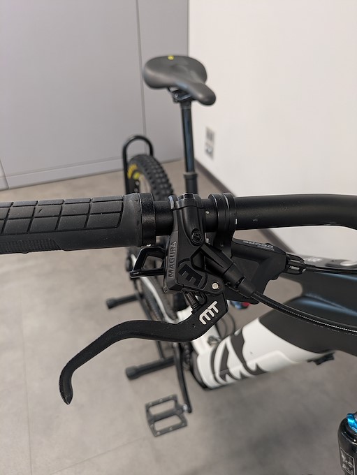HUSQVARNA HC1